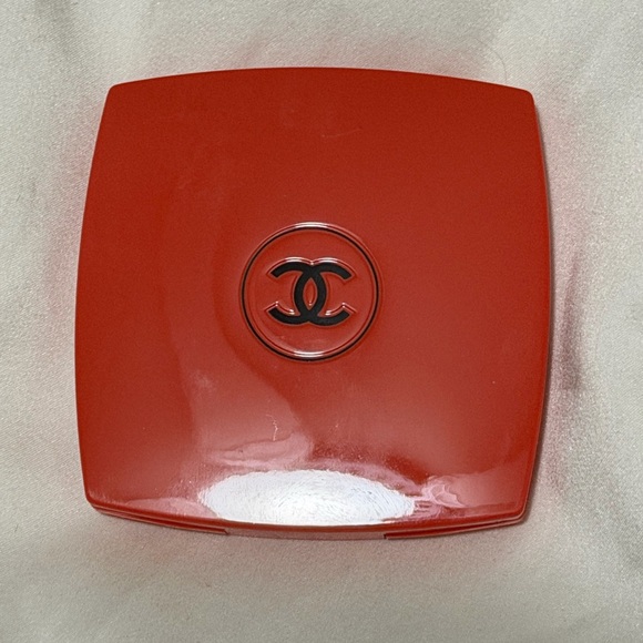 NIB New in Box Chanel Coral Double Mirror Compact Case - Picture 1 of 4